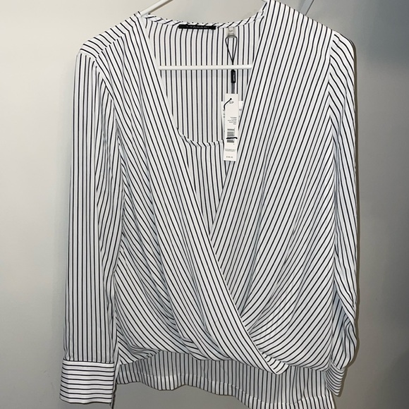NWT draped T Tahari blouse - Picture 3 of 10